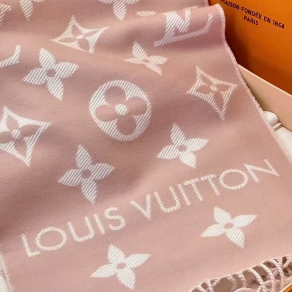 Louis Vuitton Blush & Beige Scarf NWT with Original Box - Picture 3 of 4